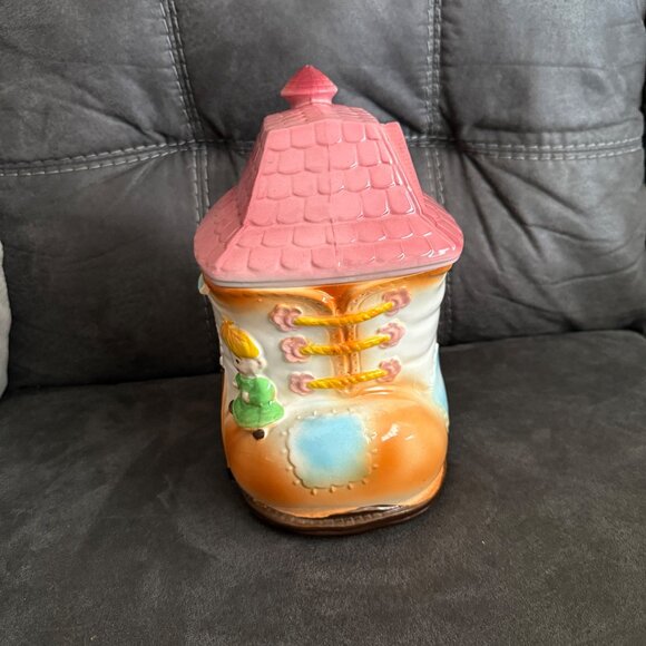 Vintage Old Woman Who Lived in a Shoe Cookie Jar - Picture 2 of 6